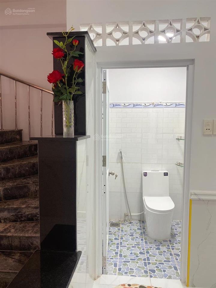 Cần bán nhà mai xuân thưởng, 64m2, 3 tầng btct, 4pn 3wc, hẻm 6m thông, gần uỷ ban q6, võ văn kiệt