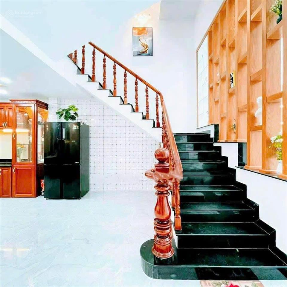 Nhà hxh văn thân, 60m², 1 lửng 2 lầu có sân thượng, 4pn, gần chợ bình tiên, chủ xây kiên cố