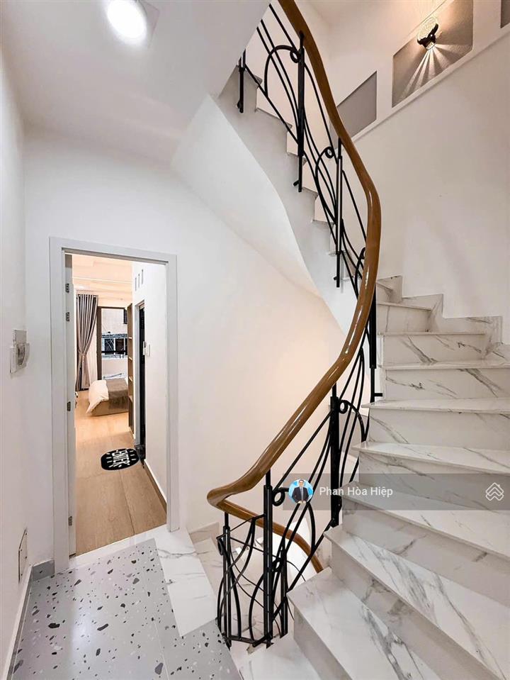 Nhà mới hxh hồng bàng, 4 x 14, 4 tầng btct, 4 pn, nội thất cao cấp, tiện kd, gần thuận kiều plaza