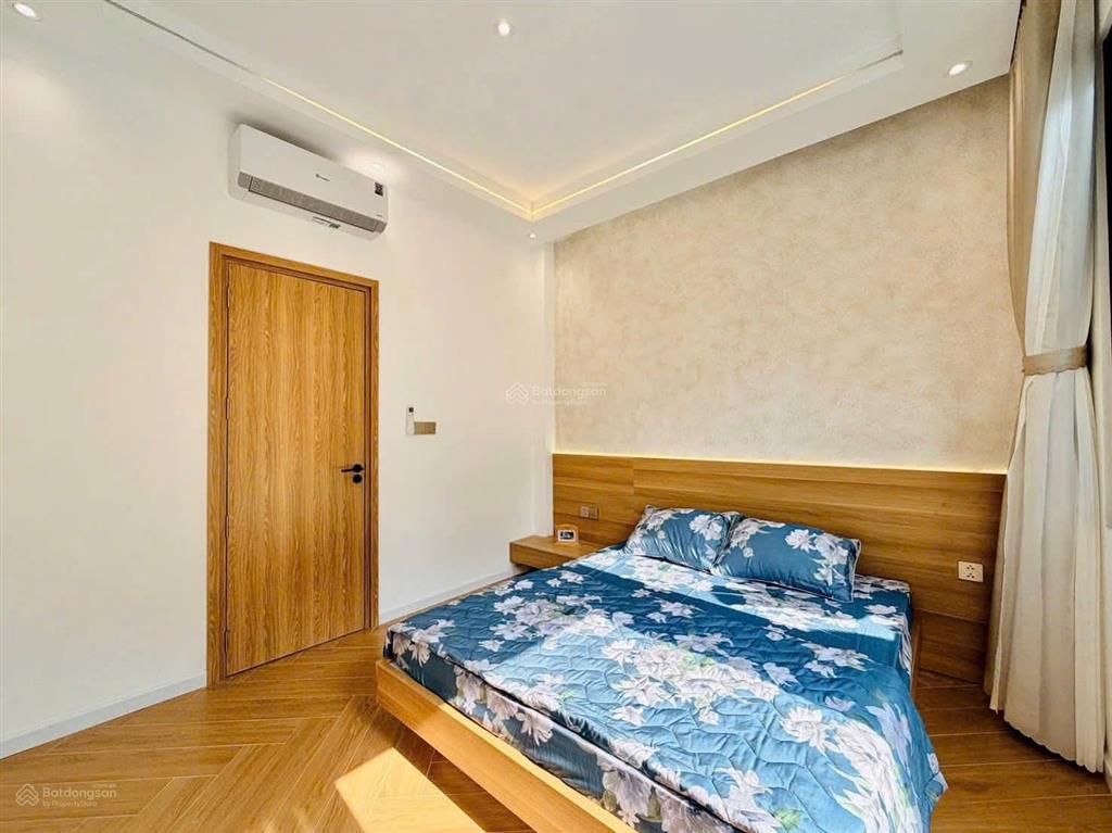 Bán gấp nhà hậu giang, 4 x 15, 3 tầng btct, 3pn 3wc, xe hơi ngủ trong nhà, cách 30m ra mặt tiền
