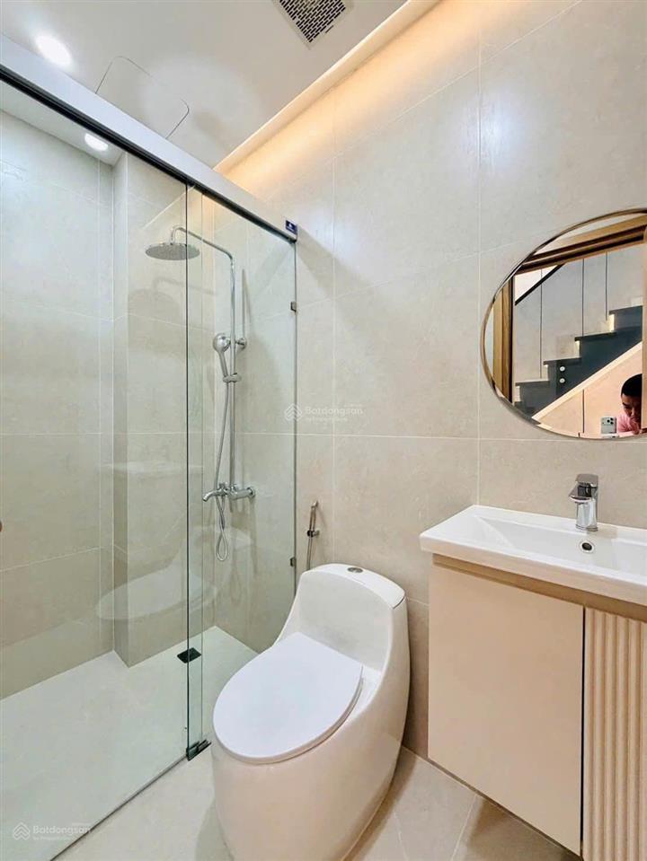Bán gấp nhà hậu giang, 4 x 15, 3 tầng btct, 3pn 3wc, xe hơi ngủ trong nhà, cách 30m ra mặt tiền