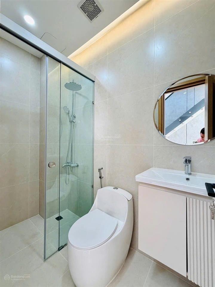 Bán gấp nhà hậu giang, 4 x 15, 3 tầng btct, 3pn 3wc, xe hơi ngủ trong nhà, cách 30m ra mặt tiền
