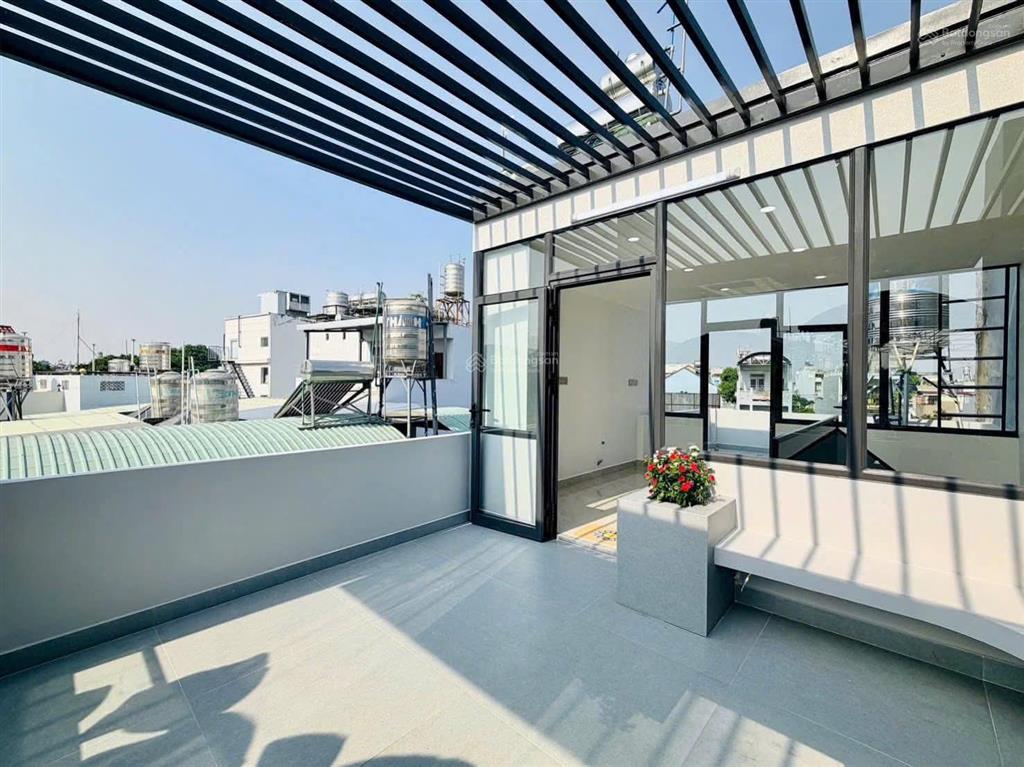 Bán gấp nhà hậu giang, 4 x 15, 3 tầng btct, 3pn 3wc, xe hơi ngủ trong nhà, cách 30m ra mặt tiền