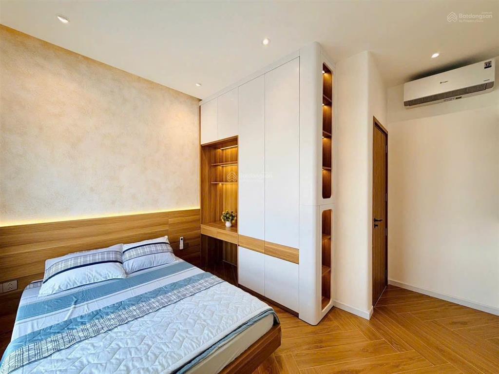 Bán gấp nhà hậu giang, 4 x 15, 3 tầng btct, 3pn 3wc, xe hơi ngủ trong nhà, cách 30m ra mặt tiền