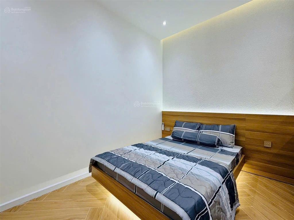 Bán gấp nhà hậu giang, 4 x 15, 3 tầng btct, 3pn 3wc, xe hơi ngủ trong nhà, cách 30m ra mặt tiền