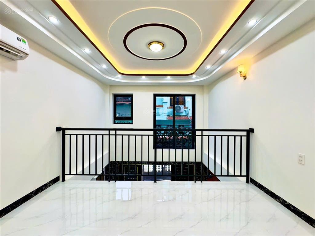 Nhà mới xây phạm văn chí, 56m2, 5 tầng, 5 phòng, có sân thượng, hẻm xe tải, thông ra võ văn kiệt