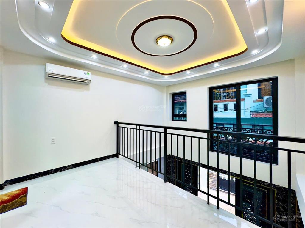 Nhà mới xây phạm văn chí, 56m2, 5 tầng, 5 phòng, có sân thượng, hẻm xe tải, thông ra võ văn kiệt