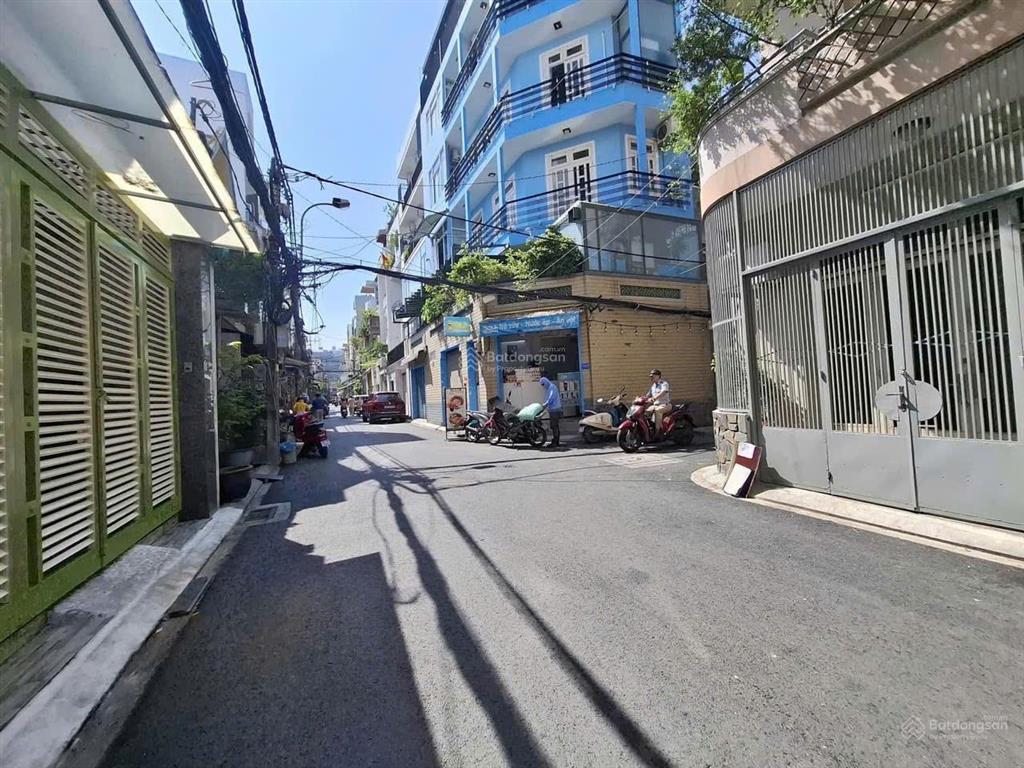 Nhà mới xây phạm văn chí, 56m2, 5 tầng, 5 phòng, có sân thượng, hẻm xe tải, thông ra võ văn kiệt