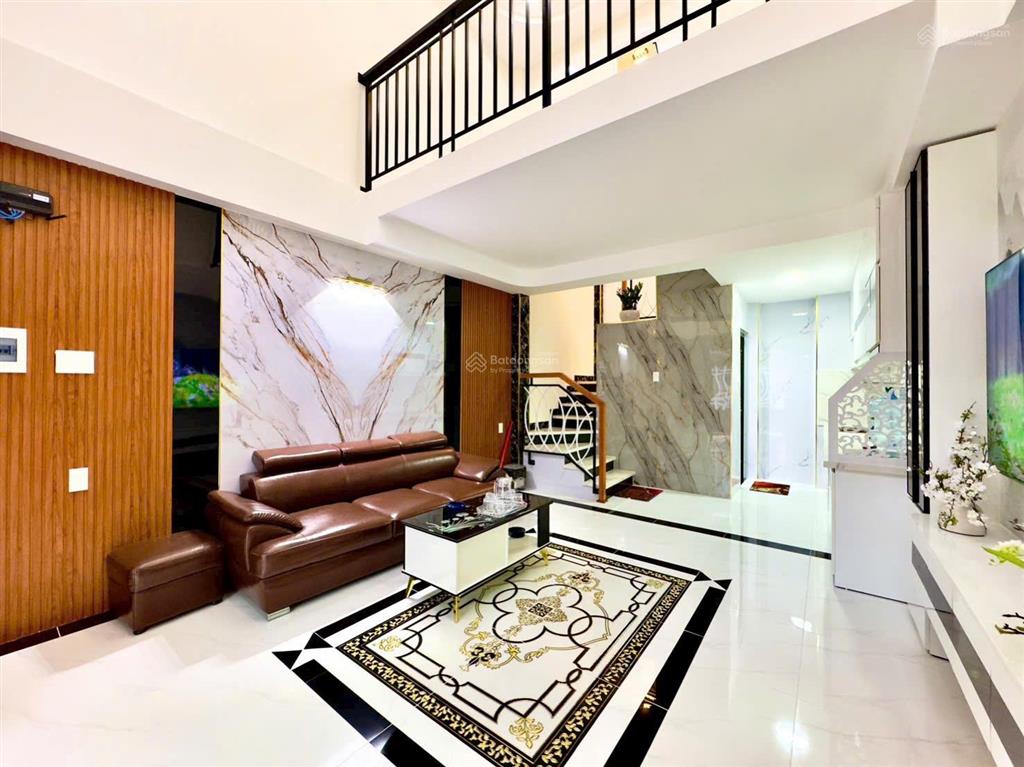 Nhà mới xây phạm văn chí, 56m2, 5 tầng, 5 phòng, có sân thượng, hẻm xe tải, thông ra võ văn kiệt