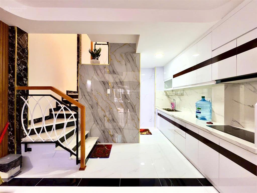 Nhà mới xây phạm văn chí, 56m2, 5 tầng, 5 phòng, có sân thượng, hẻm xe tải, thông ra võ văn kiệt