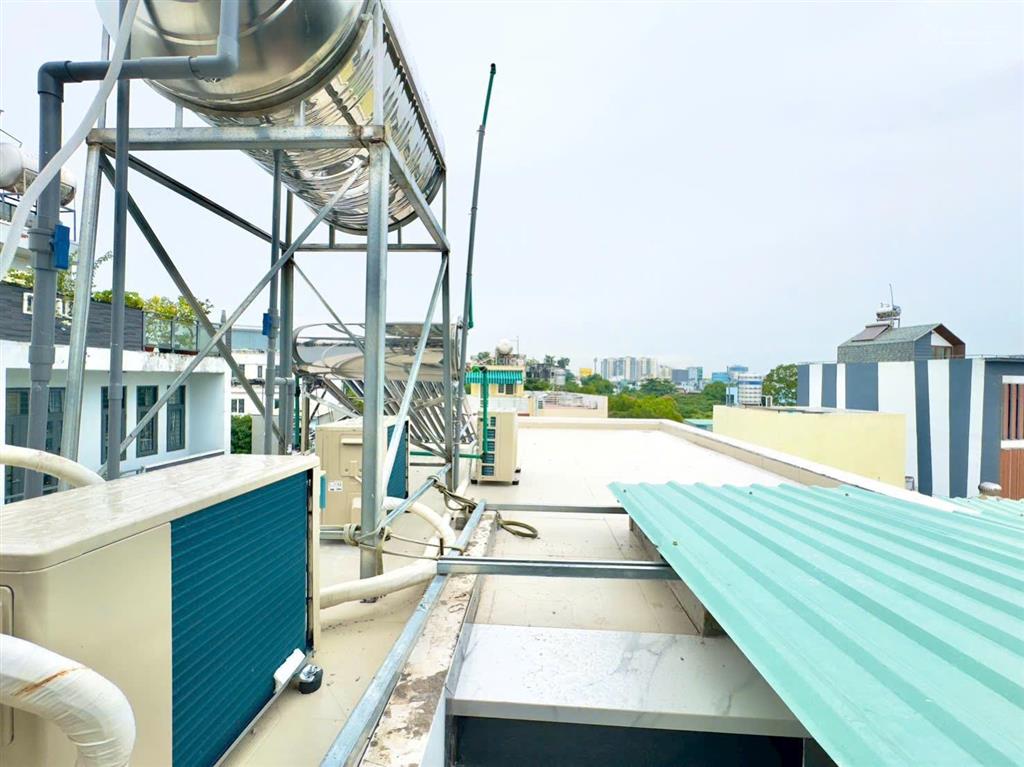 Nhà mới xây phạm văn chí, 56m2, 5 tầng, 5 phòng, có sân thượng, hẻm xe tải, thông ra võ văn kiệt