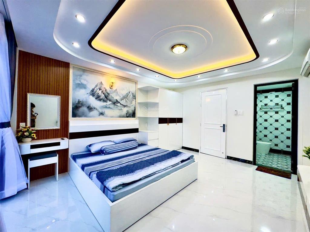 Nhà mới xây phạm văn chí, 56m2, 5 tầng, 5 phòng, có sân thượng, hẻm xe tải, thông ra võ văn kiệt