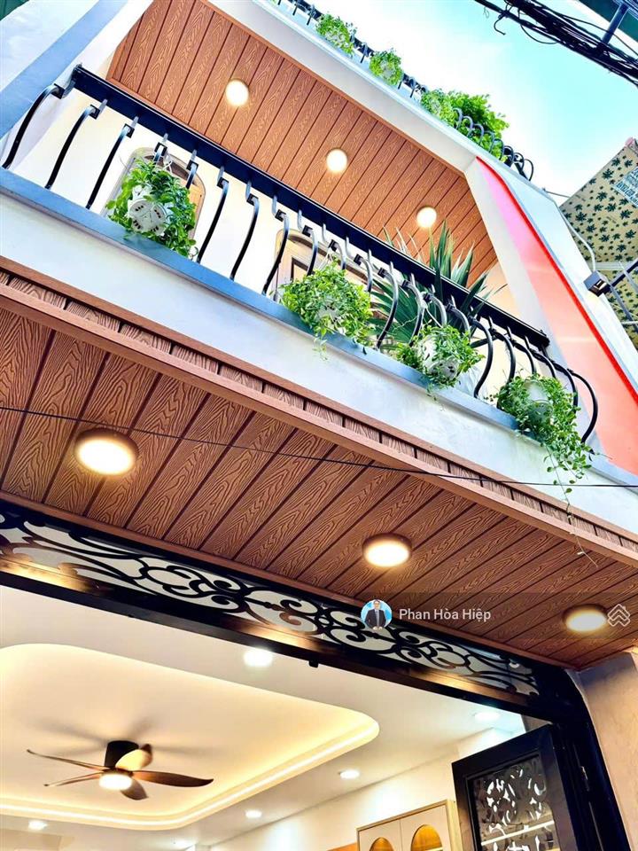 Bán gấp nhà mới võ văn kiệt, 48m2, 3 tầng btct, 3 pn, có sân thượng, hẻm 6m xe hơi tới nơi