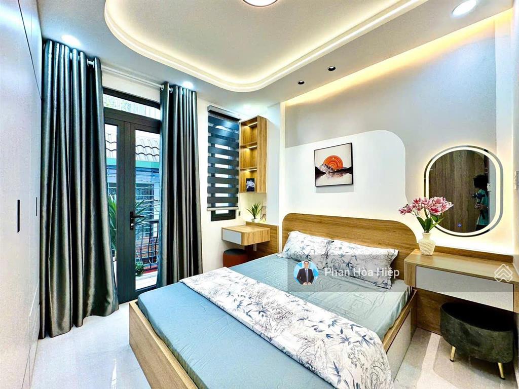 Bán gấp nhà mới võ văn kiệt, 48m2, 3 tầng btct, 3 pn, có sân thượng, hẻm 6m xe hơi tới nơi