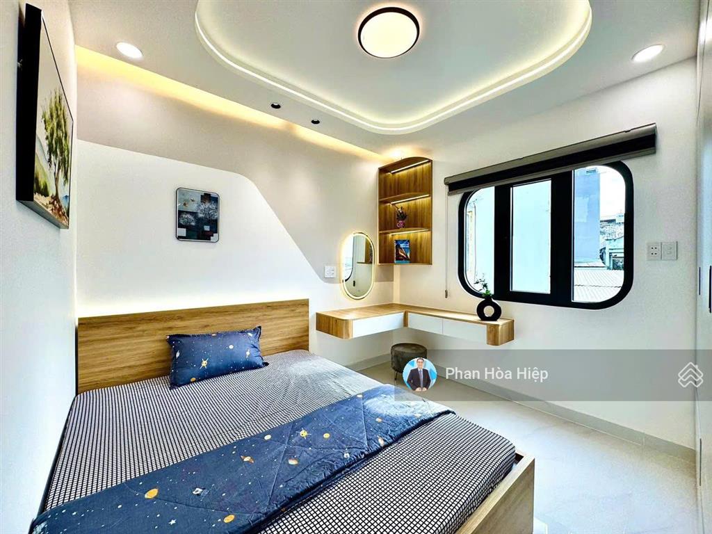 Bán gấp nhà mới võ văn kiệt, 48m2, 3 tầng btct, 3 pn, có sân thượng, hẻm 6m xe hơi tới nơi