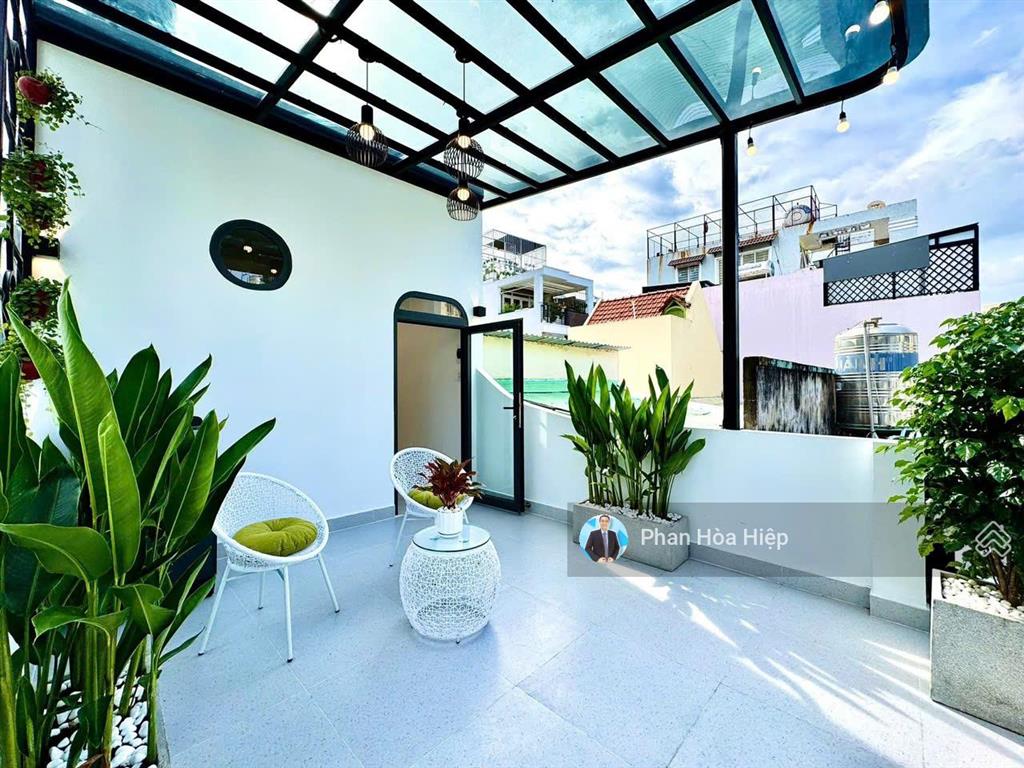 Bán gấp nhà mới võ văn kiệt, 48m2, 3 tầng btct, 3 pn, có sân thượng, hẻm 6m xe hơi tới nơi