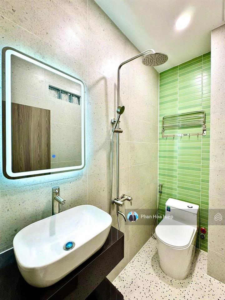 Bán gấp nhà mới võ văn kiệt, 48m2, 3 tầng btct, 3 pn, có sân thượng, hẻm 6m xe hơi tới nơi