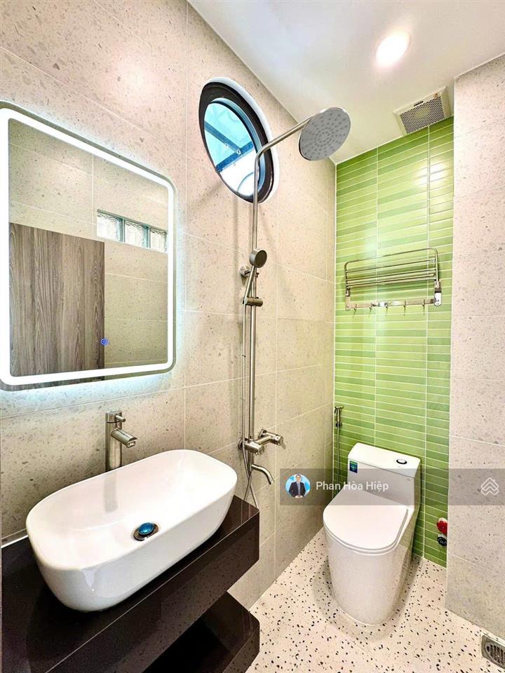Bán gấp nhà mới võ văn kiệt, 48m2, 3 tầng btct, 3 pn, có sân thượng, hẻm 6m xe hơi tới nơi