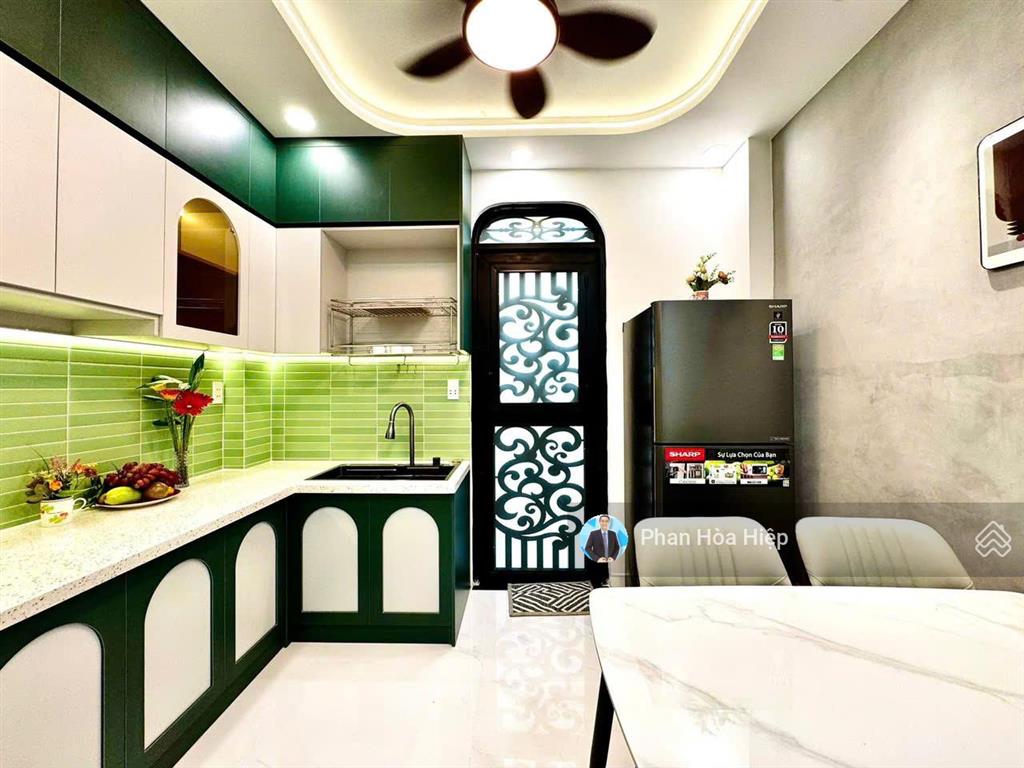Bán gấp nhà mới võ văn kiệt, 48m2, 3 tầng btct, 3 pn, có sân thượng, hẻm 6m xe hơi tới nơi