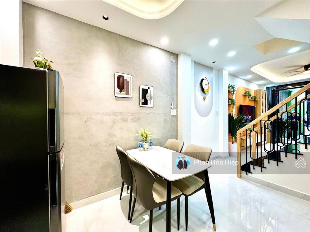 Bán gấp nhà mới võ văn kiệt, 48m2, 3 tầng btct, 3 pn, có sân thượng, hẻm 6m xe hơi tới nơi