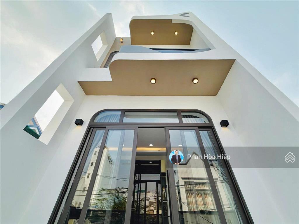 Bán gấp nhà hẻm 6m phạm phú thứ,4 x 15 , 4 tầng btct,4pn, thông ra võ văn kiệt, kế chợ bình tiên