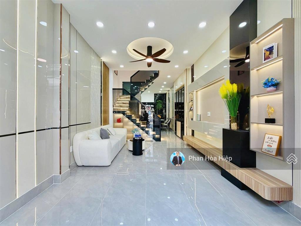 Bán gấp nhà hẻm 6m phạm phú thứ,4 x 15 , 4 tầng btct,4pn, thông ra võ văn kiệt, kế chợ bình tiên