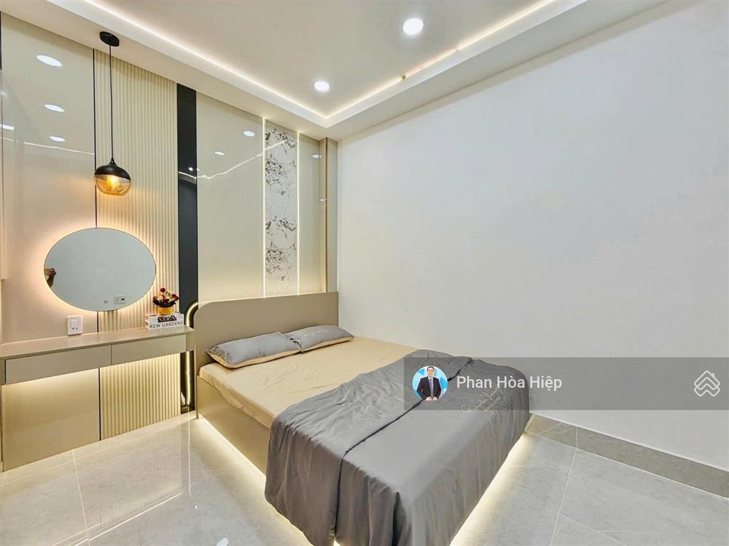 Bán gấp nhà hẻm 6m phạm phú thứ,4 x 15 , 4 tầng btct,4pn, thông ra võ văn kiệt, kế chợ bình tiên