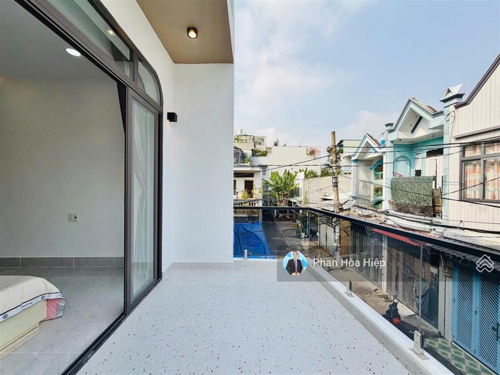 Bán gấp nhà hẻm 6m phạm phú thứ,4 x 15 , 4 tầng btct,4pn, thông ra võ văn kiệt, kế chợ bình tiên