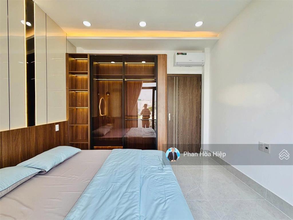 Bán gấp nhà hẻm 6m phạm phú thứ,4 x 15 , 4 tầng btct,4pn, thông ra võ văn kiệt, kế chợ bình tiên