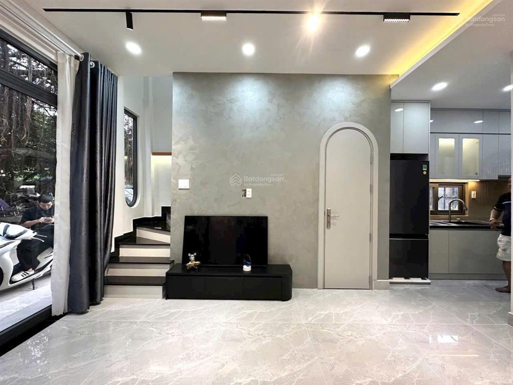 Kẹt tiền bán nhà hxh minh phụng quận 6, 48m2, 3 tầng btct, chủ xây kiên cố để ở,kế bên chợ cây gõ