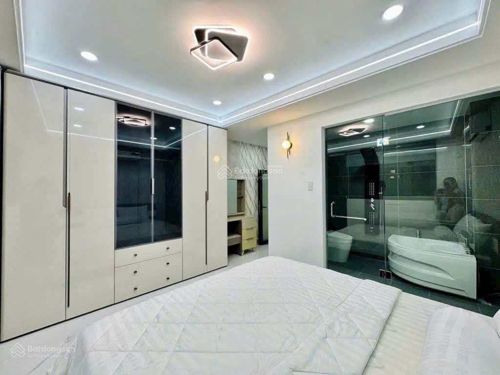 Xuất cảnh bán gấp nhà võ văn kiệt, 4 x 16, 5 tầng btct, 5 phòng, hẽm rộng 6m, kế bên siêu thị satra