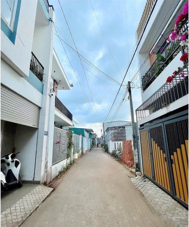 Đi nước ngoài bán nhà phạm văn chí, 60m2, 3 tầng btct 3pn 3wc, chính chủ ở lâu đời, gần mặt tiền