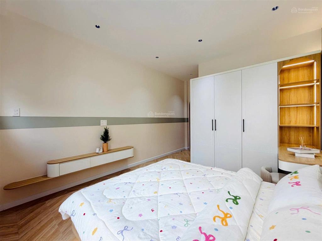 Đi nước ngoài bán nhà phạm văn chí, 60m2, 3 tầng btct 3pn 3wc, chính chủ ở lâu đời, gần mặt tiền