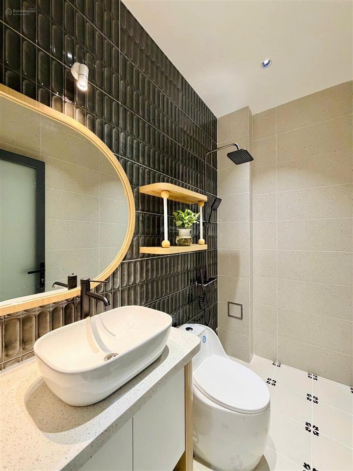 Đi nước ngoài bán nhà phạm văn chí, 60m2, 3 tầng btct 3pn 3wc, chính chủ ở lâu đời, gần mặt tiền