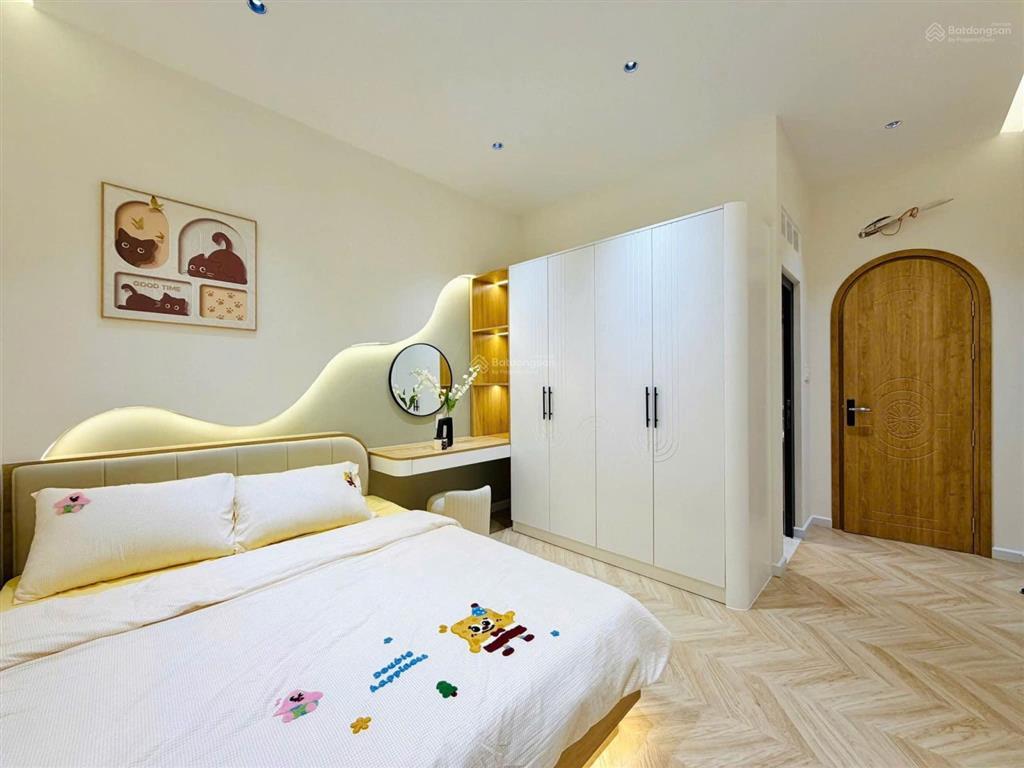 Đi nước ngoài bán nhà phạm văn chí, 60m2, 3 tầng btct 3pn 3wc, chính chủ ở lâu đời, gần mặt tiền