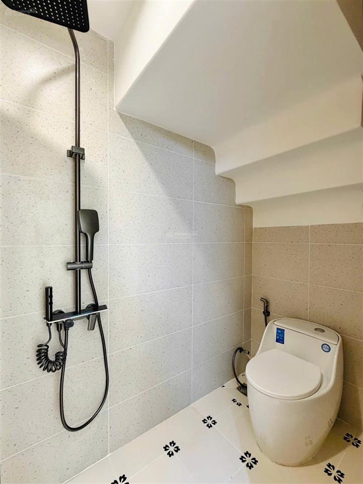 Đi nước ngoài bán nhà phạm văn chí, 60m2, 3 tầng btct 3pn 3wc, chính chủ ở lâu đời, gần mặt tiền