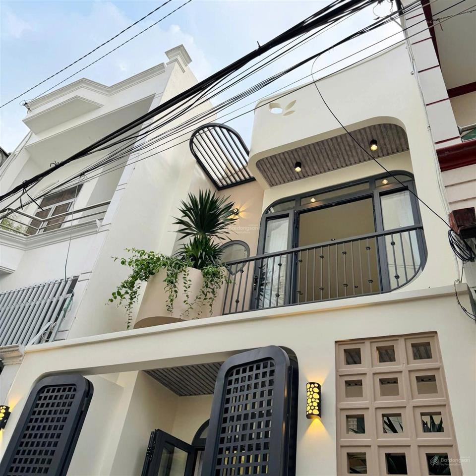 Đi nước ngoài bán nhà phạm văn chí, 60m2, 3 tầng btct 3pn 3wc, chính chủ ở lâu đời, gần mặt tiền