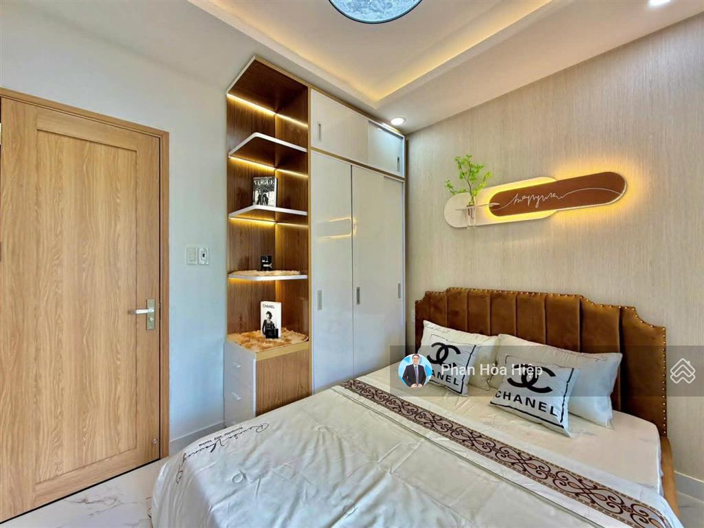 Vị trí đẹp ngay mt lò gốm, 45m2, 4 tầng btct, 4 pn 3wc, tiện kinh doanh online hoặc tạp hoá