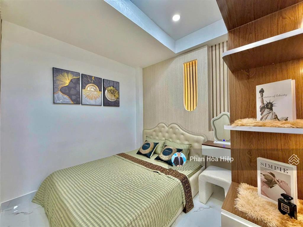 Vị trí đẹp ngay mt lò gốm, 45m2, 4 tầng btct, 4 pn 3wc, tiện kinh doanh online hoặc tạp hoá