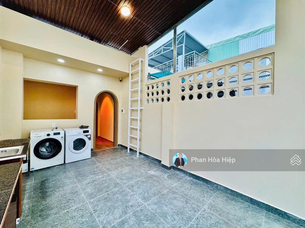 Bán nhà kế chợ bình tiên, 4 x 12, 5 tầng btct, 5 pn 6wc, hẻm 6m thông, thuận tiện về q1, q5
