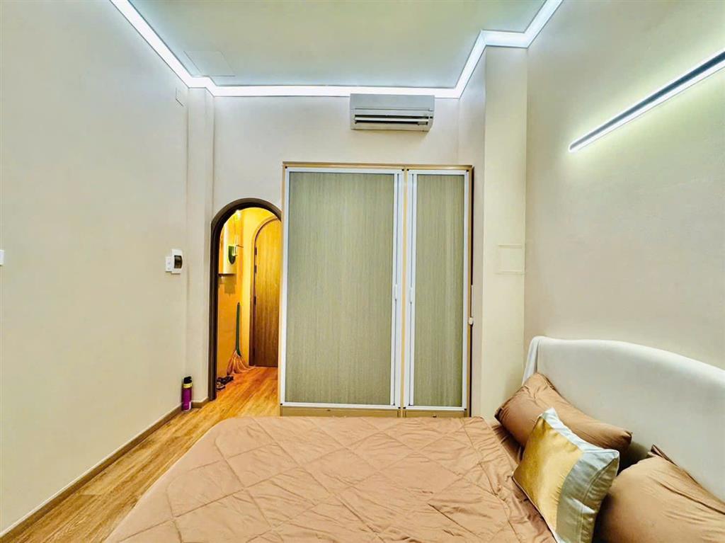 Bán nhà kế chợ bình tiên, 4 x 12, 5 tầng btct, 5 pn 6wc, hẻm 6m thông, thuận tiện về q1, q5