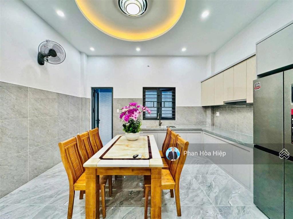Bán nhà hẻm 6m ngay lê văn quới, 4 x 17, 4 tầng btct, 4 pn 5 wc, gần ngã 4 bốn xã, giáp tân phú