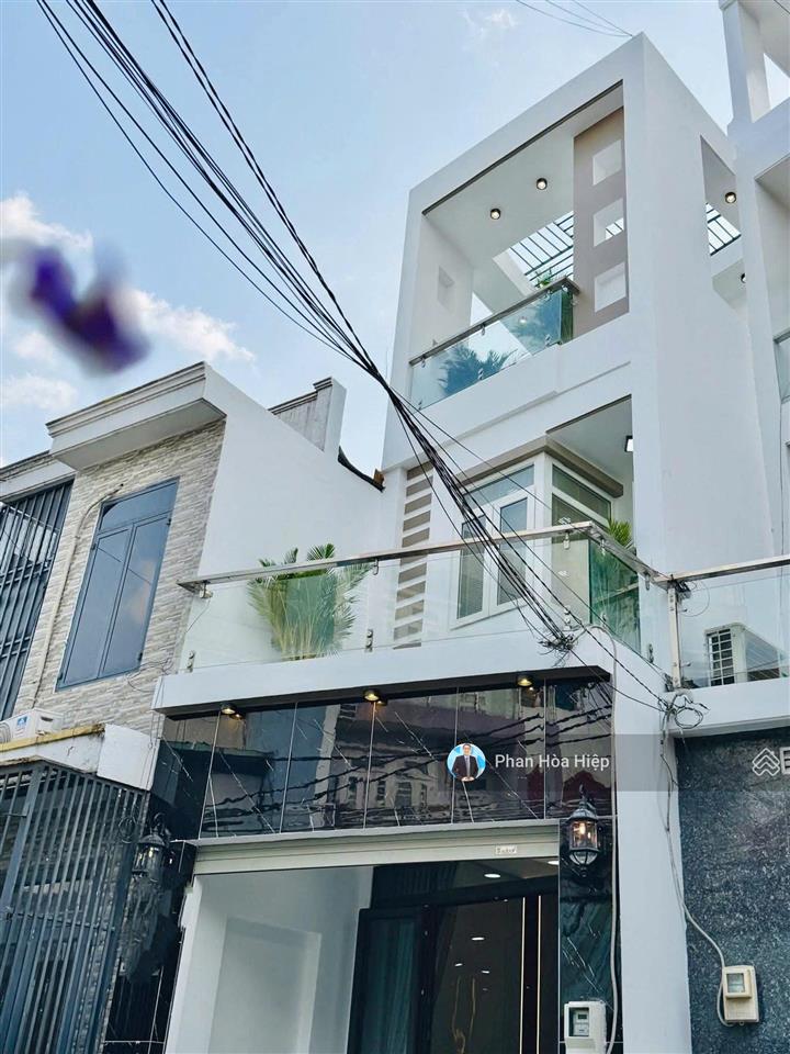 Bán nhà hẽm 5m gần siêu thị aeon bình tân, 60m2, 3 tầng btctc, 4 pn, có sân thượng, tiện kinh doanh