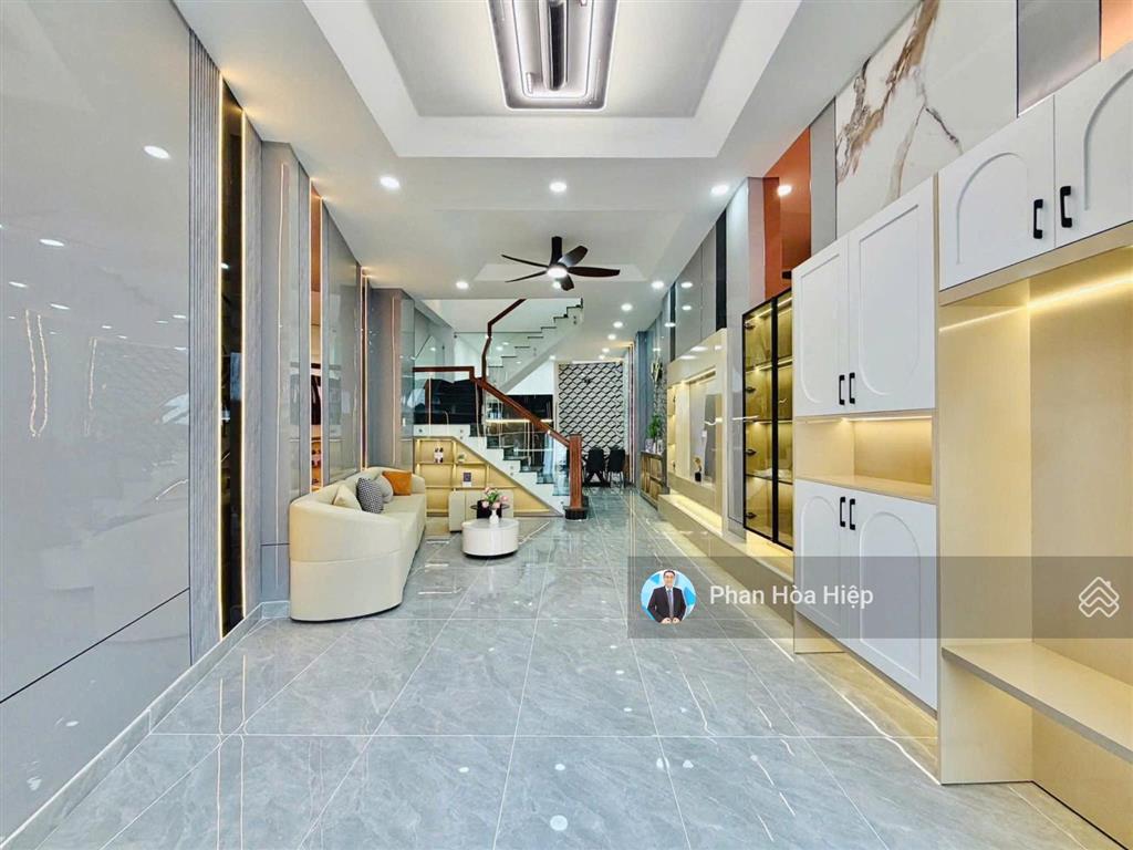 Bán nhà hẽm 5m gần siêu thị aeon bình tân, 60m2, 3 tầng btctc, 4 pn, có sân thượng, tiện kinh doanh