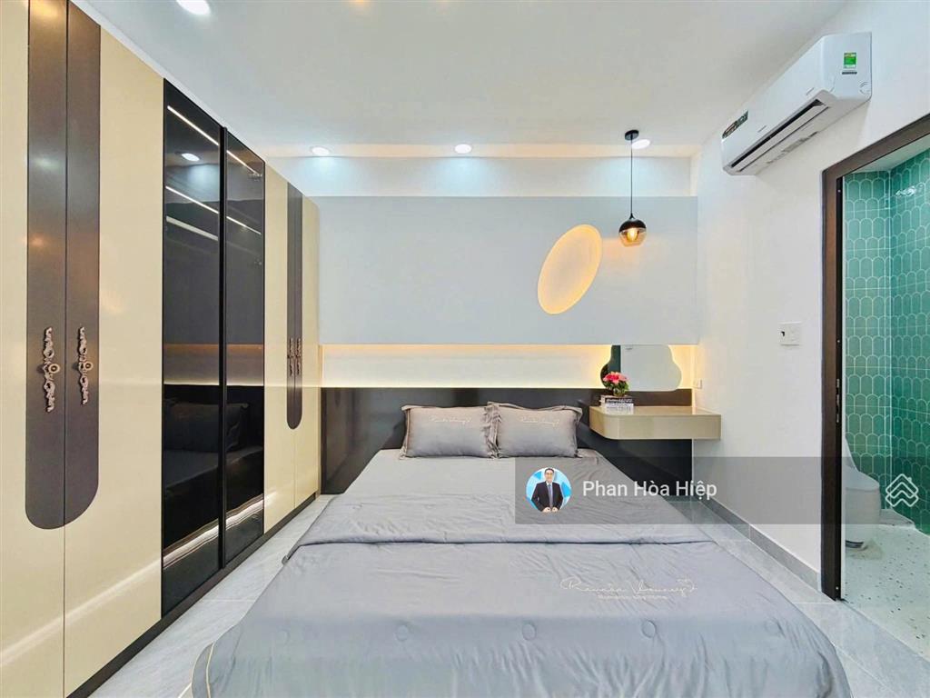 Bán nhà hẽm 5m gần siêu thị aeon bình tân, 60m2, 3 tầng btctc, 4 pn, có sân thượng, tiện kinh doanh