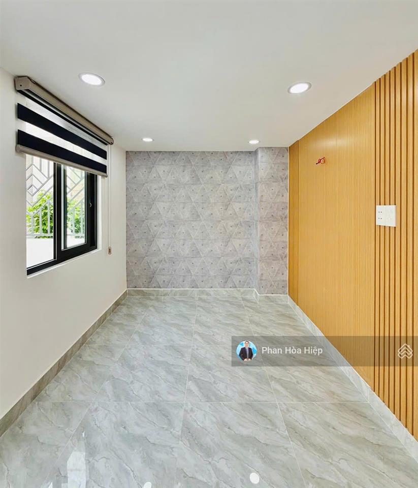 Chuyển công tác bán nhà hẽm 5m ngay gần aeon tân phú, 64m2, 4 tầng btct, 5 pn 6wc, tiện cho thuê