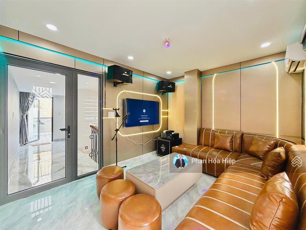 Chuyển công tác bán nhà hẽm 5m ngay gần aeon tân phú, 64m2, 4 tầng btct, 5 pn 6wc, tiện cho thuê