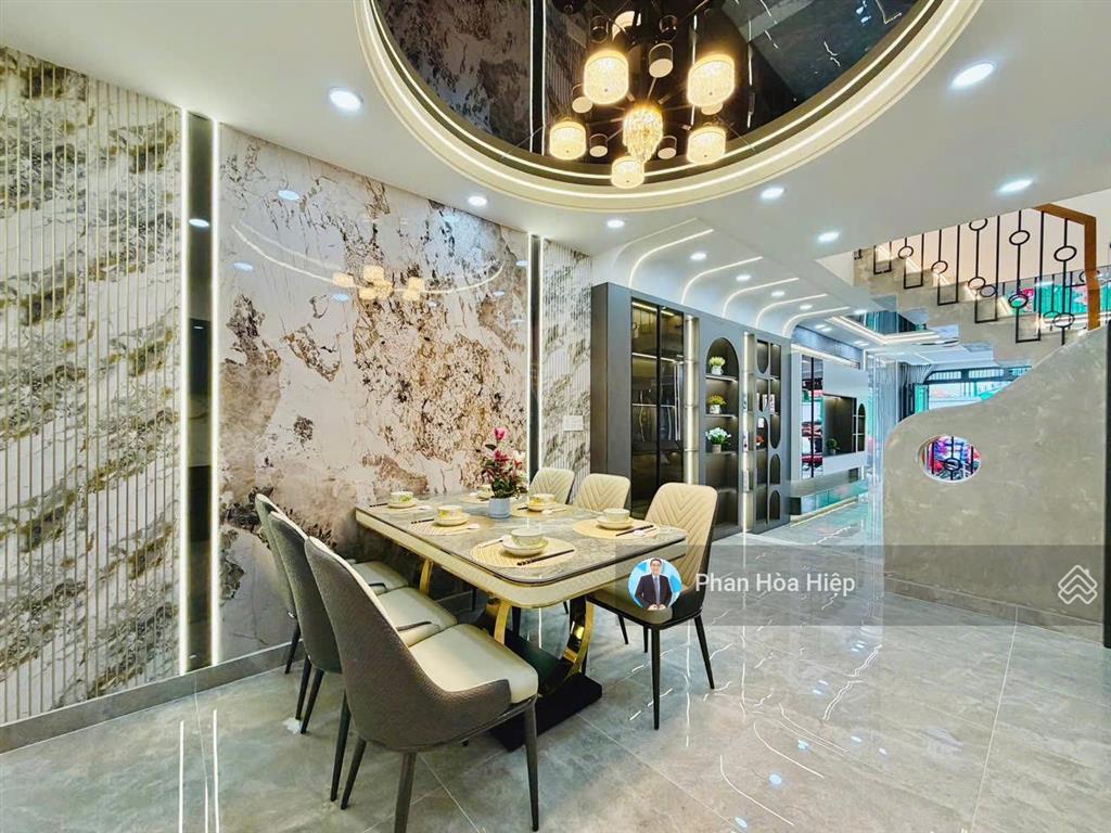 Chuyển công tác bán nhà hẽm 5m ngay gần aeon tân phú, 64m2, 4 tầng btct, 5 pn 6wc, tiện cho thuê