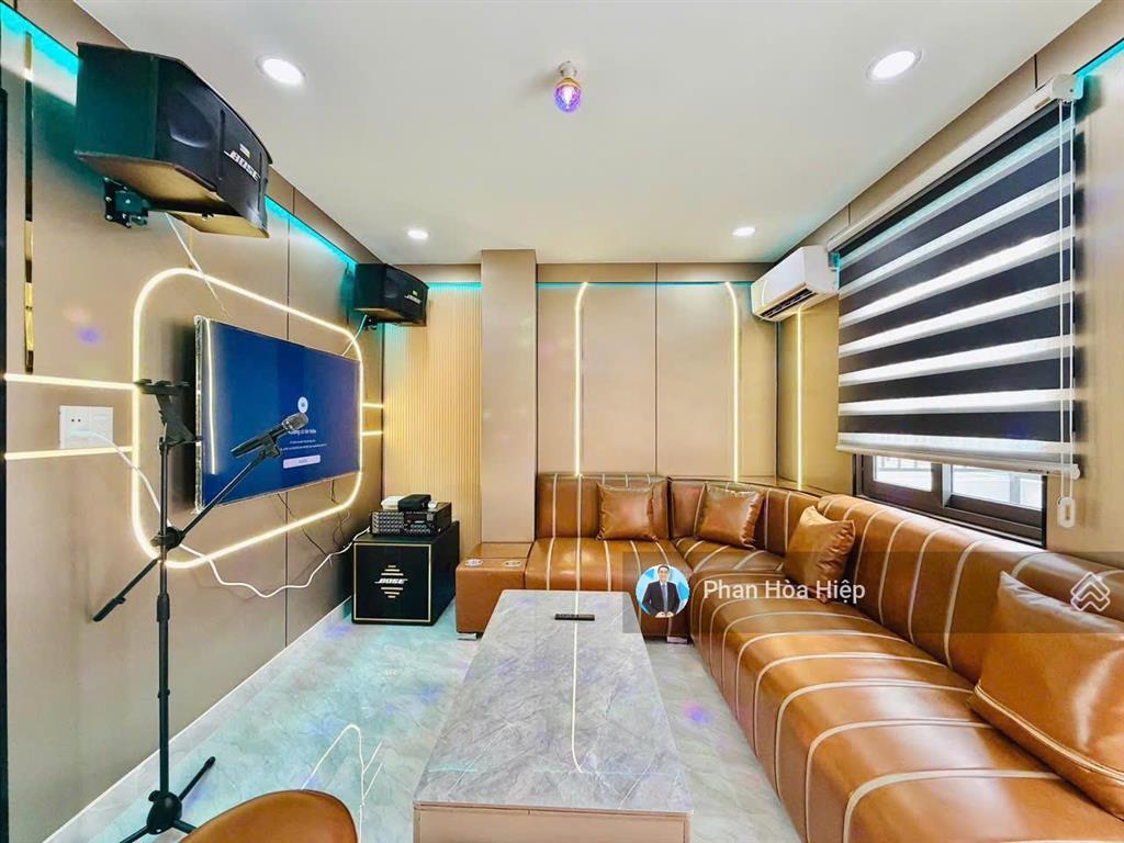 Chuyển công tác bán nhà hẽm 5m ngay gần aeon tân phú, 64m2, 4 tầng btct, 5 pn 6wc, tiện cho thuê