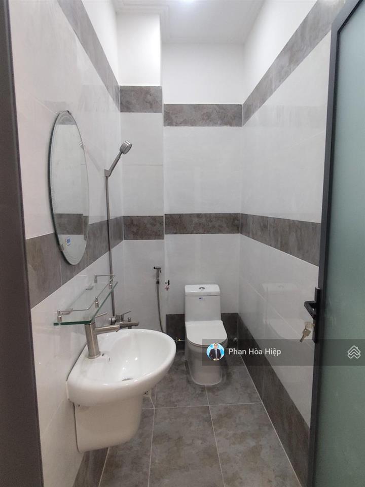 Nhà mới xây mt nội bộ khu bình phú, 40m2, 4 tầng btct 4 pn 4 wc, tiện cho thuê